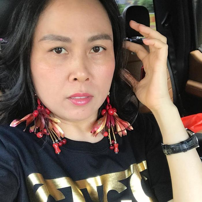 Hậu sinh con cho Quách Ngọc Ngoan, style Phượng Chanel ngày càng sến