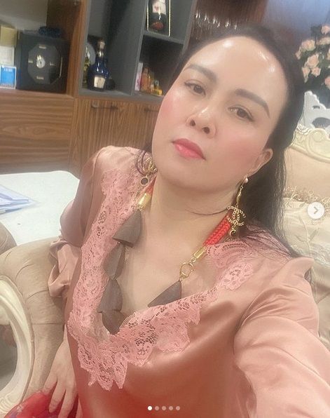 Hậu sinh con cho Quách Ngọc Ngoan, style Phượng Chanel ngày càng sến