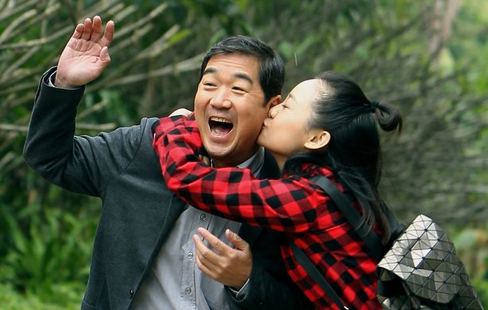 Cha dặn: Tranh việc đừng dùng quan hệ, giữ đàn ông đừng nắm quá chặt