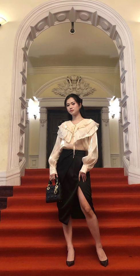 Lâm Vỹ Dạ ngày càng sành điệu