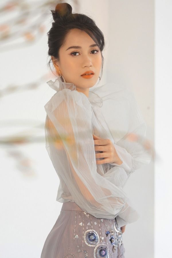 Lâm Vỹ Dạ ngày càng sành điệu