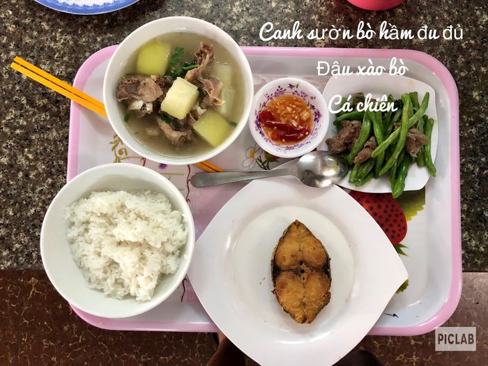 Chồng xắn tay vào bếp nấu cơm ở cữ, vừa đủ dinh dưỡng lại đẹp mắt