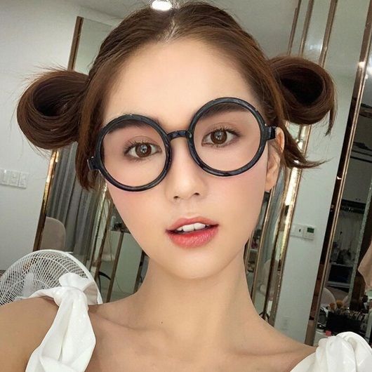 Ngọc Trinh trẻ trung nhờ đổi kiểu tóc nhi đồng