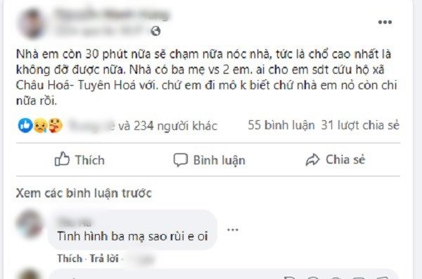 Lăn xả đi cứu hộ nam thanh niên bất lực khi nhà mình nước dâng tận nóc