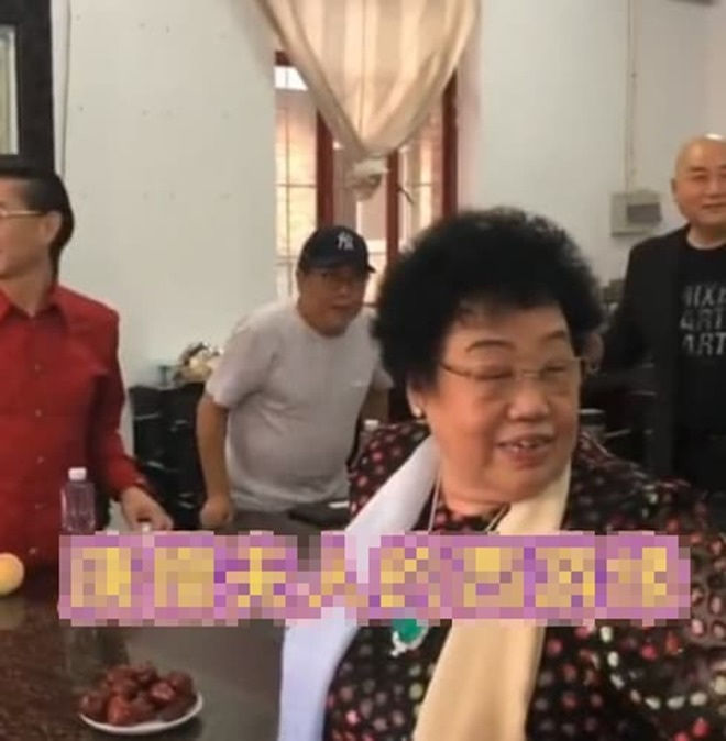 Người đàn bà khiến thầy trò Đường Tăng không dám ngồi khi bà còn đứng