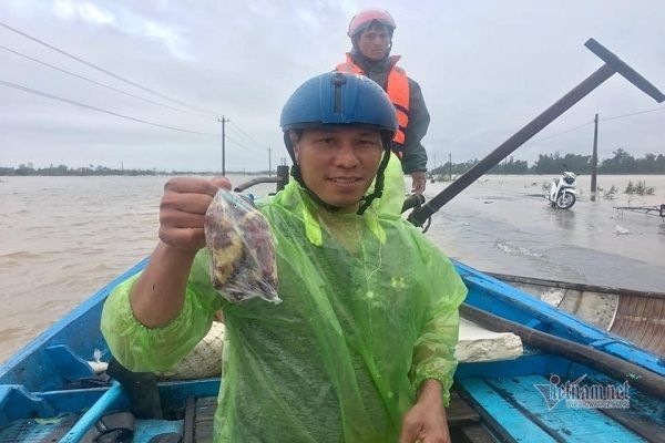 Ấm tình đồng bào cả nước hướng về miền Trung