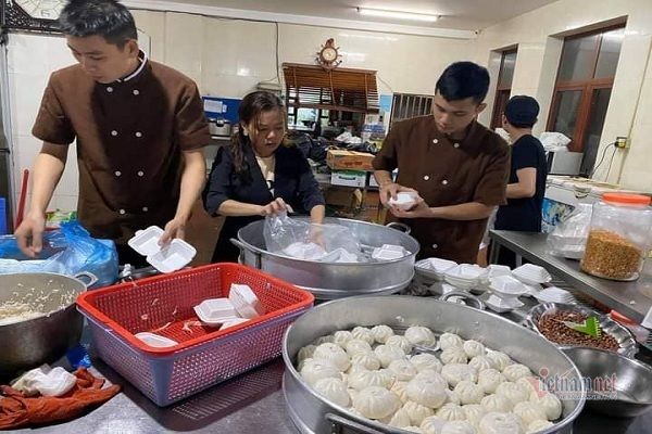 Ấm tình đồng bào cả nước hướng về miền Trung