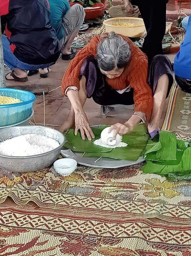 Ấm tình đồng bào cả nước hướng về miền Trung