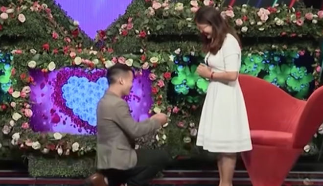Chơi trội, giám đốc trẻ mang nhẫn nửa tỷ đi cầu hôn gái ế 30 tuổi