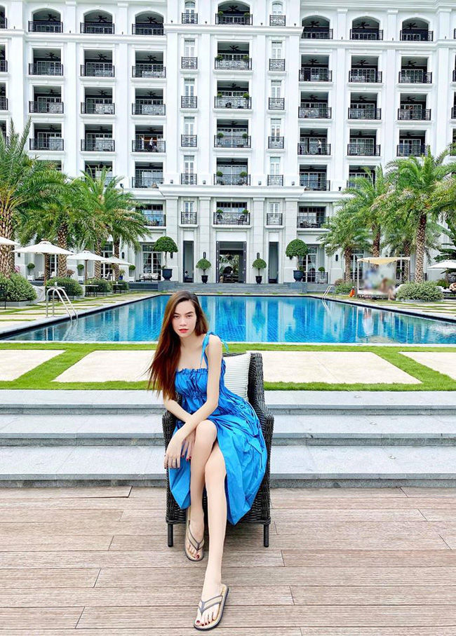 Mỹ nhân Việt mất điểm vì đôi chân gân guốc