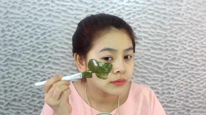 Phụ nữ muốn trẻ lâu hãy kết thân với rau ngải cứu, diếp cá