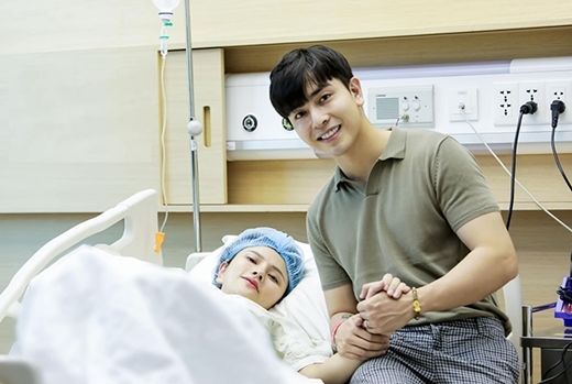 Đông Nhi, Hoàng Oanh và loạt sao Việt kể chuyện đi đẻ
