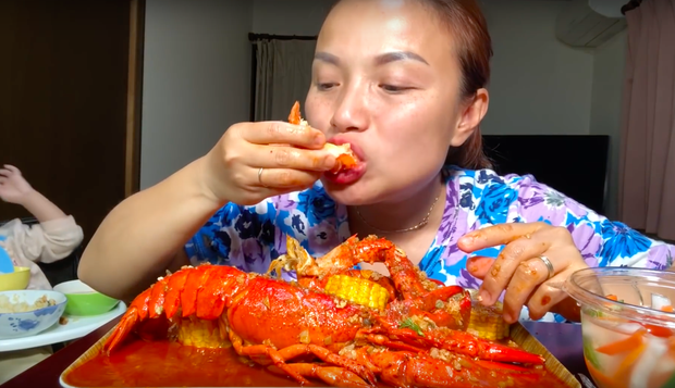 Thu nhập khủng của 3 bà mẹ Youtuber: Ẩm thực mẹ làm thu gần 5 tỷ/năm