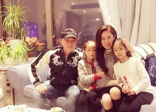 Thang Trấn Nghiệp đi hát đám cưới ở tuổi U70