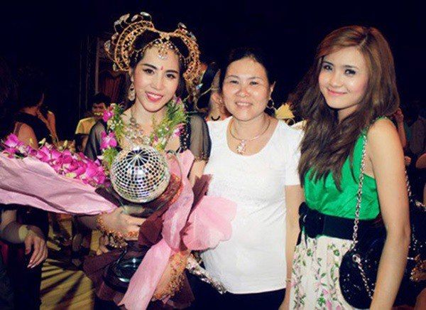 Thủy Tiên được cả nhà chồng cổ vũ tinh thần khi ra miền Trung cứu trợ