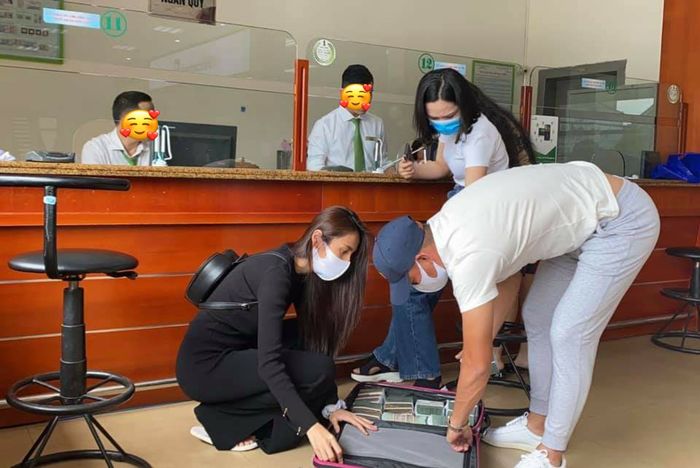 Thủy Tiên được cả nhà chồng cổ vũ tinh thần khi ra miền Trung cứu trợ