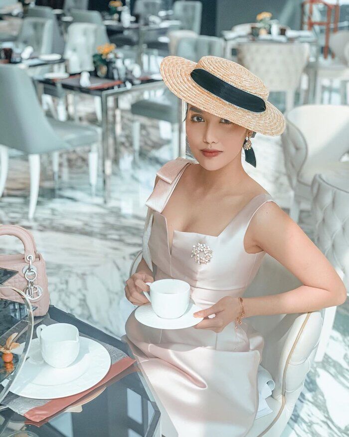 Những bà mẹ 1 con nóng bỏng của showbiz Việt