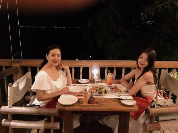 2 lần ái nữ 16 tuổi nhà Chiều Xuân gây tranh cãi: Yêu sớm, mặc gợi cảm