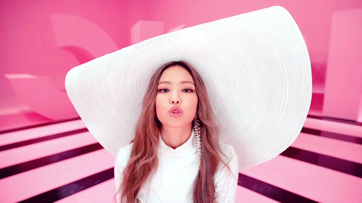 Jennie(BLACKPINK) và Karina(Aespa) đọ visual, style củ ai hơn ai?