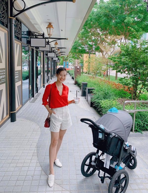 Á hậu Hoàng Oanh gợi cảm sau sinh con đầu lòng