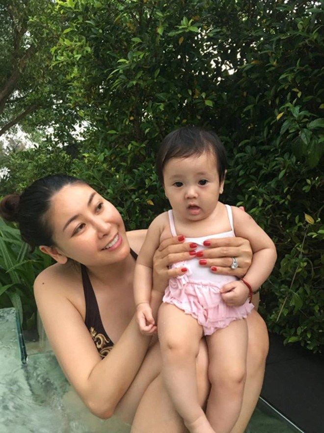 Mới 5 tuổi, con gái Hà Kiều Anh đã cao vượt trội nhờ chăm bơi lội