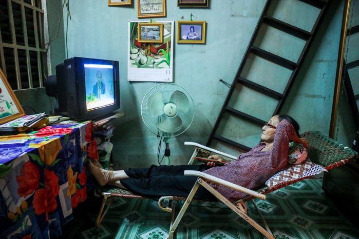 Bà giáo già sáng bán vé số, tối đứng lớp tình thương gieo con chữ