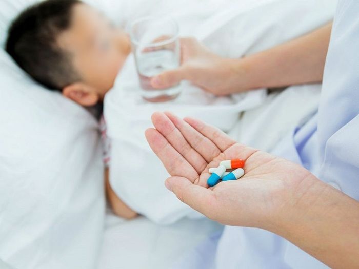 Quảng Ninh: Bé trai 11 tuổi bị thủng dạ dày nghi do ăn nhiều tương ớt
