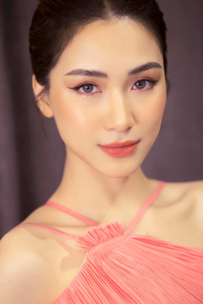 Bị “réo tên” khi tình cũ cưới: Hari Won im lặng, Hà Hồ đáp sâu cay