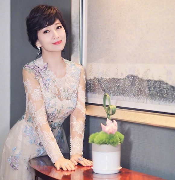Quan Âm đẹp nhất Triệu Nhã Chi U70 vẫn trẻ đẹp thách thức thời gian