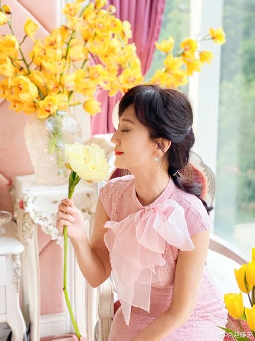 Quan Âm đẹp nhất Triệu Nhã Chi U70 vẫn trẻ đẹp thách thức thời gian