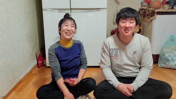 Hơn kém nhau 35 tuổi, cặp đôi Youtuber Hàn Quốc chuẩn bị kết hôn