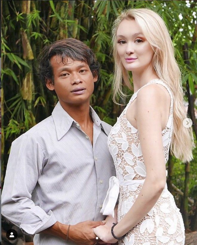 Cặp đôi đũa lệch được khuyên không sinh con giờ em bé cực kháu khỉnh