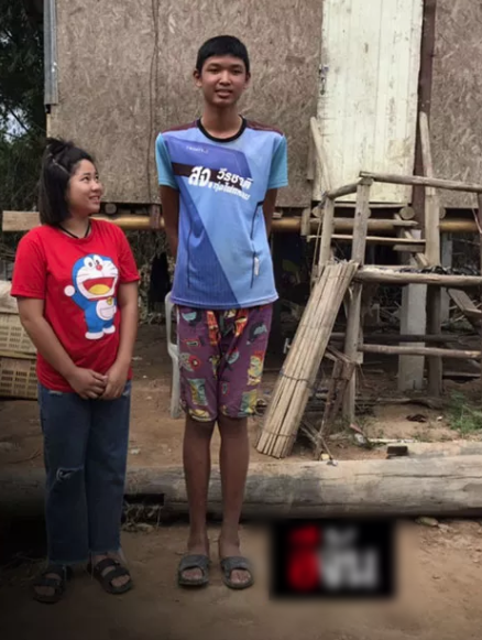 15 tuổi cao hơn 2m: Cậu bé bị bạn chọc, không dám uống sữa vì sợ cao