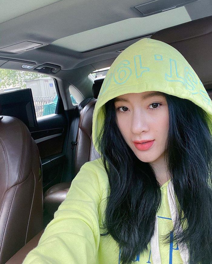 Angela Phương Trinh lên đồ sexy, khoe mặt mộc đáng mơ ước