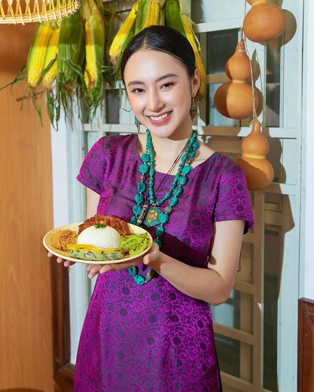 Angela Phương Trinh lên đồ sexy, khoe mặt mộc đáng mơ ước