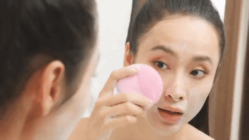 Angela Phương Trinh lên đồ sexy, khoe mặt mộc đáng mơ ước