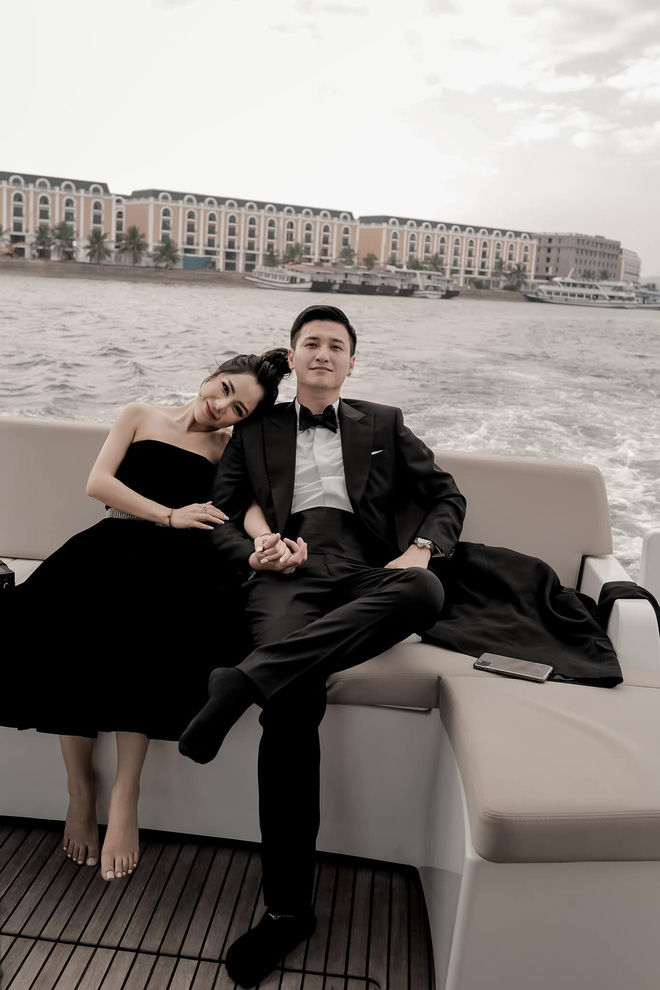 Chân dung bạn gái mới của Huỳnh Anh