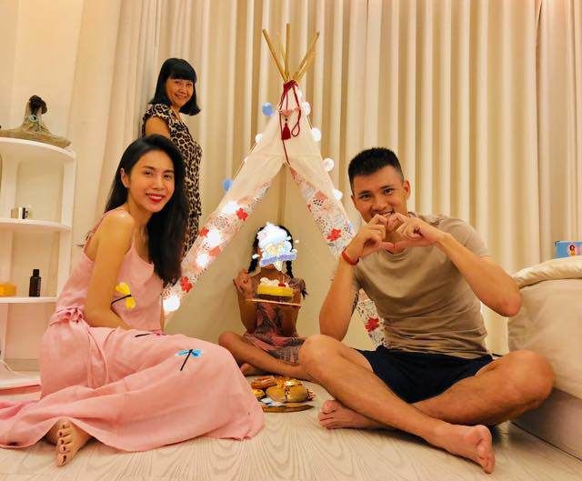 Chồng con xót xa vì Thủy Tiên thiếu ngủ, không có thời gian