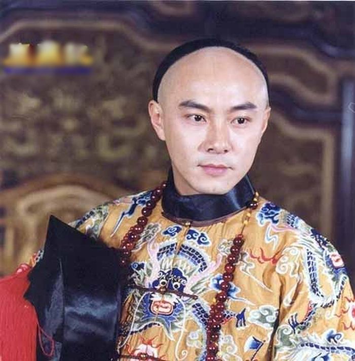 Cùng đóng Vi Tiểu Bảo: Hiểu Minh viên mãn, Tinh Gia nợ nần chồng chất