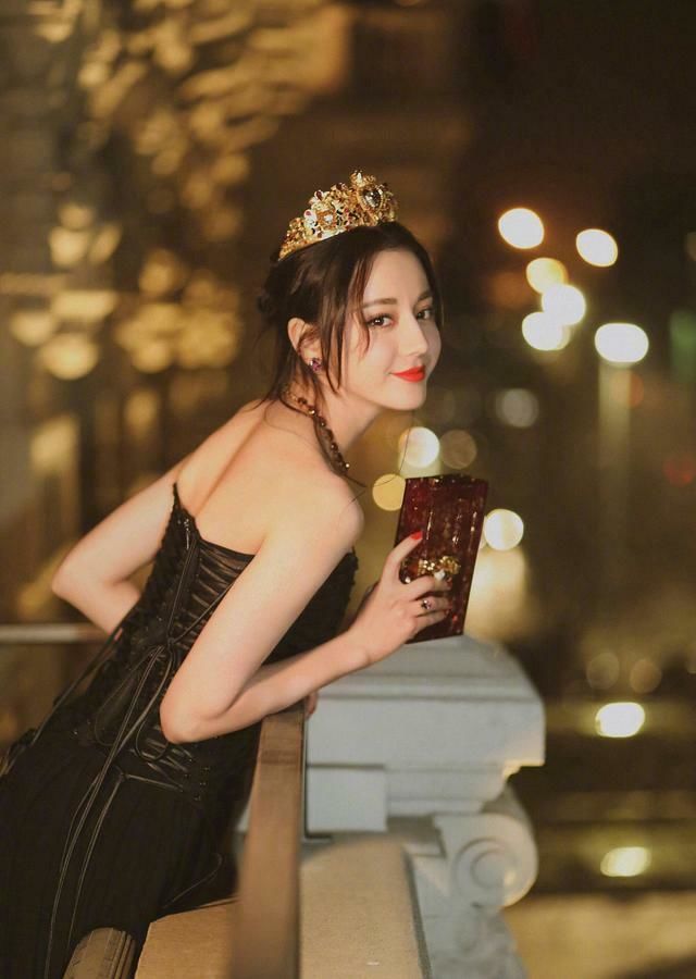 Dàn sao Cbiz sở hữu xương cánh bướm đẹp như 1 tác phẩm nghệ thuật