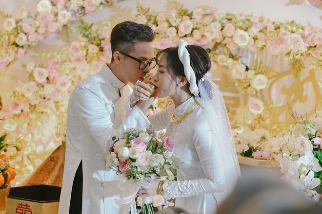 Điểm chung của đôi bạn Joyce Phạm - Xoài Non: Cưới sớm, hôn lễ xa hoa