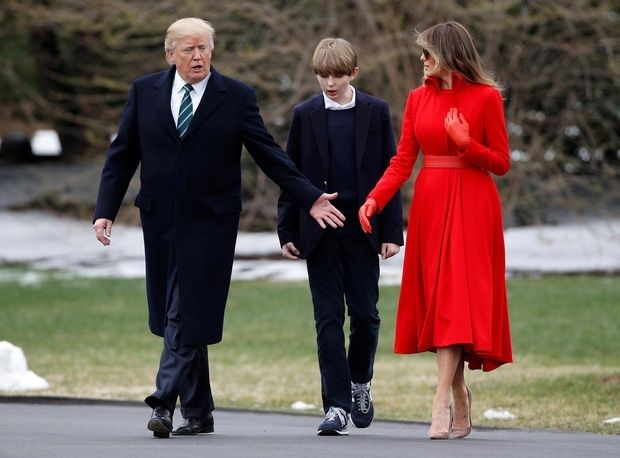 Hoàng tử nhà trắng Barron Trump: 14 tuổi cao hơn 2m, trổ mã tài tử