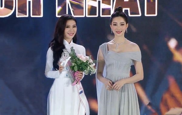 Đặng Thu Thảo và bản sao nhan sắc chạm trán tại Chung kết Hoa Hậu