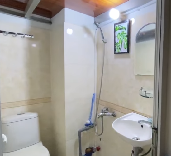 F5 phòng trọ cực thích mắt, tận dụng chân cầu thang để làm điểm nhấn