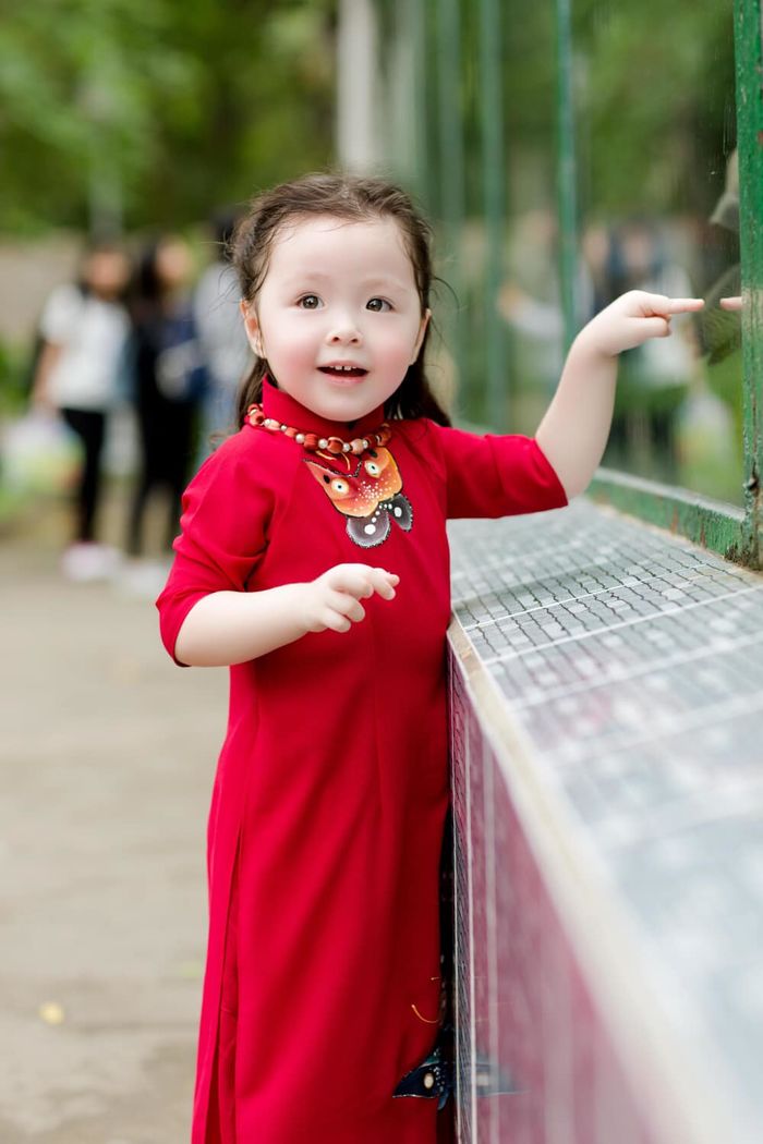 Hình ảnh Cadie Mộc Trà lớn phổng phao làm dân tình “tan chảy”