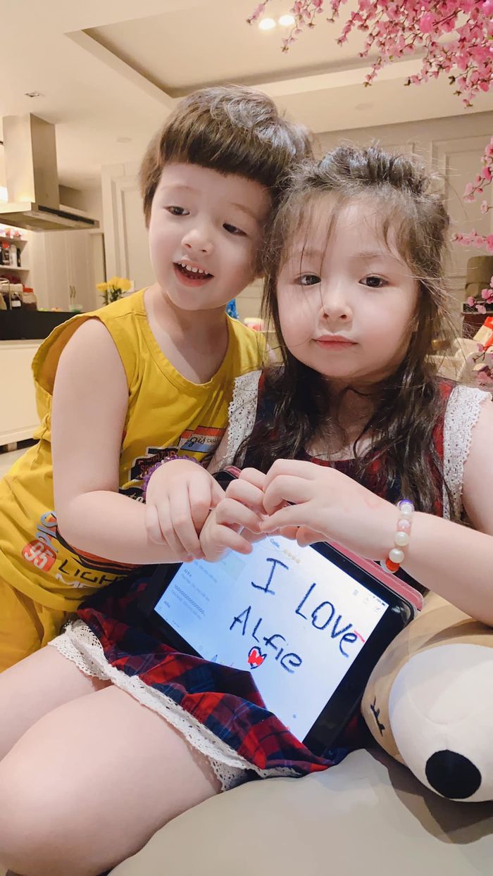 Hình ảnh Cadie Mộc Trà lớn phổng phao làm dân tình “tan chảy”