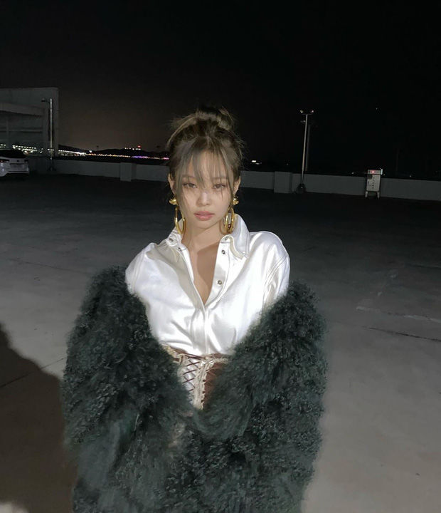 Jisoo, Jennie chụp ảnh trong điều kiện thiếu sáng vẫn đẹp mê hồn