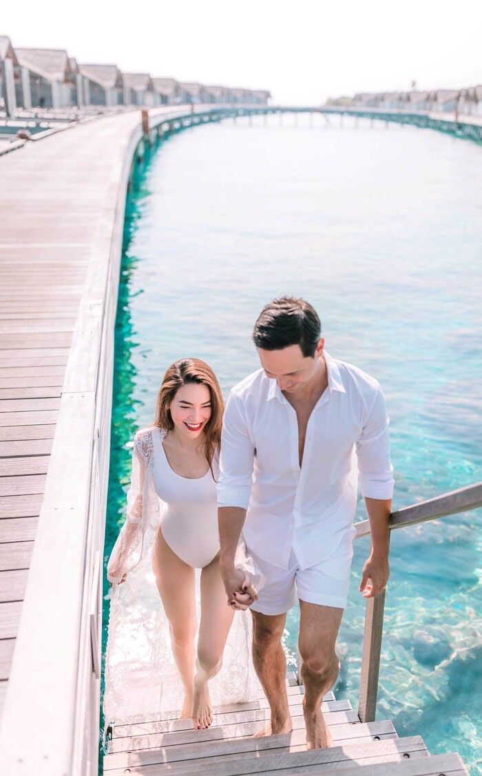 Lý do Kim Lý chăm diện áo sơ mi trắng từ khi hẹn hò Hồ Ngọc Hà