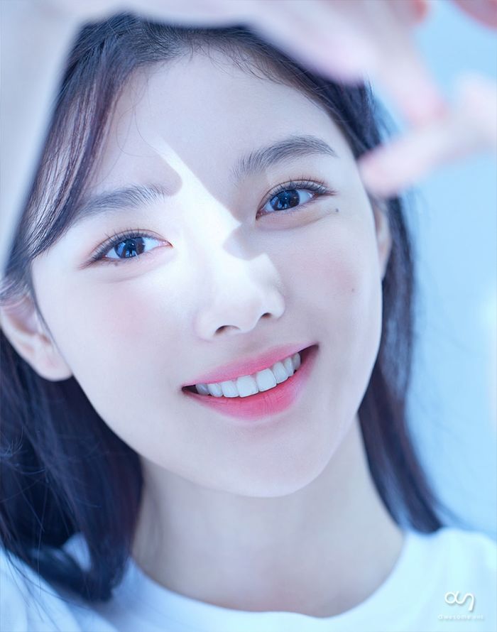 Bộ ảnh mới của Kim Yoo Jung khi về Awesome Entertainment