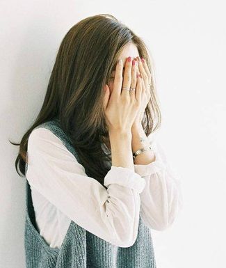 Lần đầu ra mắt nhà chồng tương lai, cô gái bị chê vì hàm răng hô